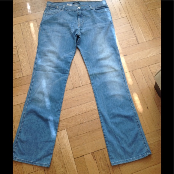 Beautiful SISLEY (Italy) flare style jeans** 36 - Picture 1 of 5
